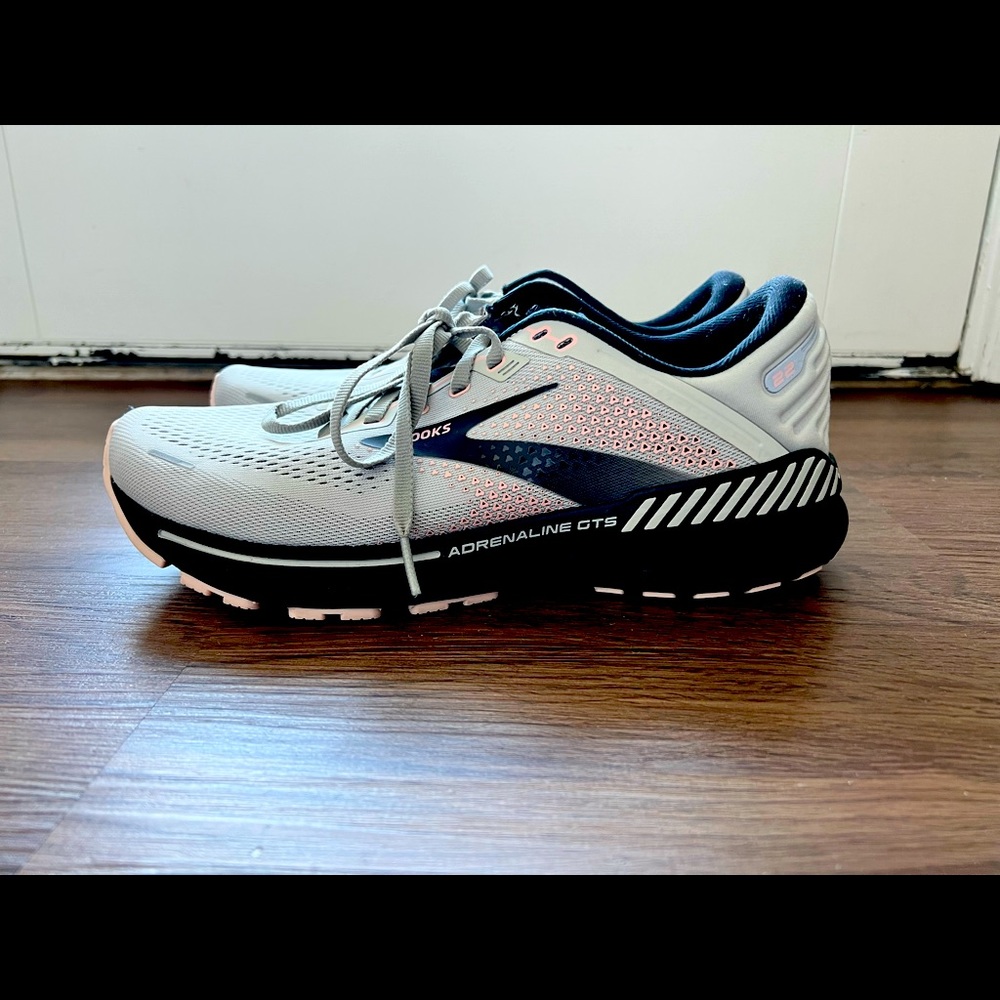 Brooks Adrenaline GTS 22